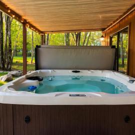 Pickleball Pool Table Hot Tub FirePit King Bed