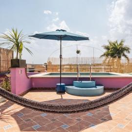 Bungalow ideal para parejas con alberca privada y jardín pet friendly، فندق في جيوتيبيك