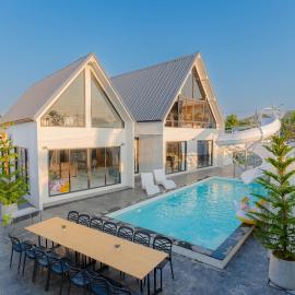 VENTIS LUXURY POOLVILLA JOMTIEN Walking Street 6 Bedroom, hotel in Ban Hua Phrong