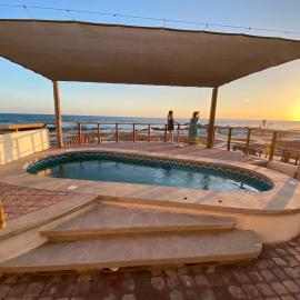 Casa frente al mar con alberca - Isla Cortes, hotel v destinácii Isla de Redo