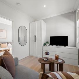 Fleur at Lotus – Chic Boho Flat Near Glenelg & CBD