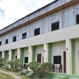 Lake Lovers Stay Hostel، فندق في باديان