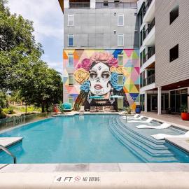 Riverwalk Pool View Condo Pets Free Parking, hotel i San Antonio