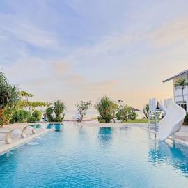 The Princess Beachfront Resort, hotell i Ban Tha Fat