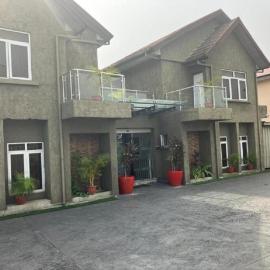 Tudor House Hotel, hotel a Lekki Phase 1
