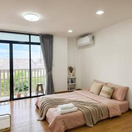 Hugg daily airport, hotel in Ban Khlong Thewa