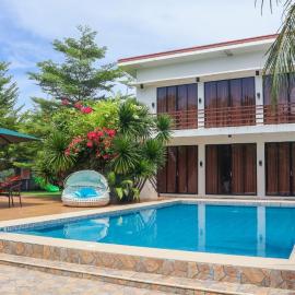 The Lei's Hotel and Beach Resort