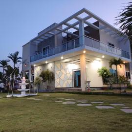 Merlin Farmhouse 4BHK, Private Pool,BBQ, Bonfire, hotell sihtkohas Moinabad