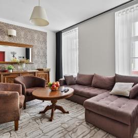 Old Town 60m2 Suite on 2 floors next to Town Hall