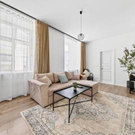 Old Town Suite with 2 bedrooms next to Town Hall