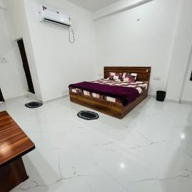 Skyline Hotel & Banquet, hotell i Rewa