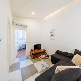 Zagreb 269 - 2 Bedroom Apartment - Parking - WiFi - Keybox entry - New - Monthly Rent - Modern