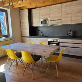 Appartamento relax con vista a Stadolina, hotell i Vione