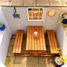 Charming 2 bedroom cottage in Brecon - families and pets welcome!, hotel in Brecon