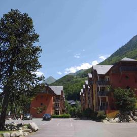 Appartement F2 au domaine des 100 lacs - piscine - sauna - hammam, hotel u gradu Kotere