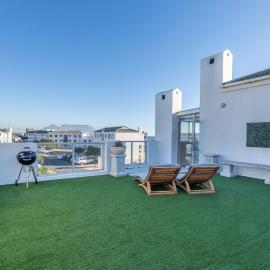 Big Bay Horizons - with private rooftop terrace!