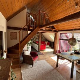 Historische Ferienwohnung mit Sauna und Dachterrasse, Hotel in Lich