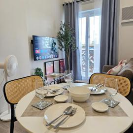 Stay Awhile at Antara, hotel em Talisay