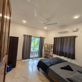 Sea Breeze Morjim, hotel en Morjim
