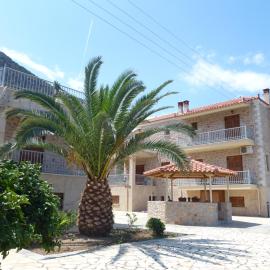 Karantonis House, hotelli kohteessa Leonídio