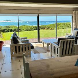 Godolphin beach house, hotel in Cape St Francis
