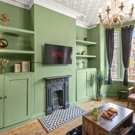 Luxury 3 BR Home with Fast Wifi and Pool Table