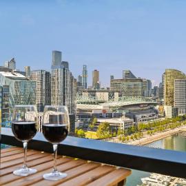 Docklands Escape with Stunning Stadium & City View