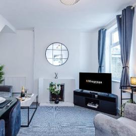 Great 3-Bed Home by 53 Degrees Property, Perfect for Work & Contractors, Hotel in Ellesmere Port