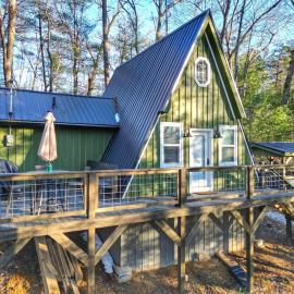 The Lookout - Secluded A-Frame Hot Tub Games, hotel en Campton