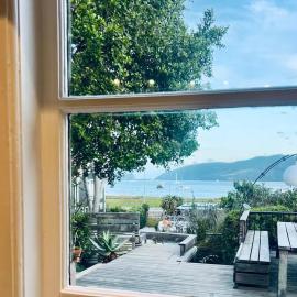 Romantic Haven Bungalow, 90 Main Rd