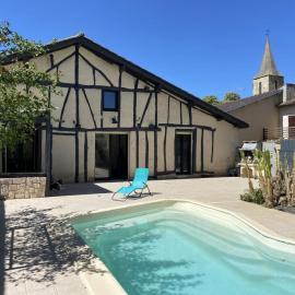 Maison cosy avec piscine, un voyage en Gascogne !, hôtel à Montréal