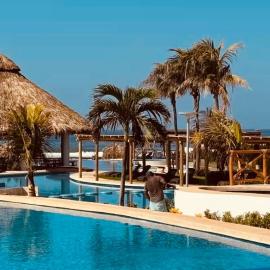 Depto De lujo en Acapulco albercas más club de playa