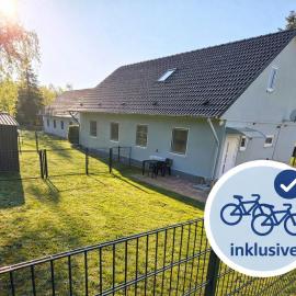 Ferienwohnung Usedom Familie Stopp Apartment 23a hundefreundlich eingezäunt, Hotel in Lütow