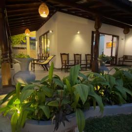 Birds Lounge - Balapitiya, hotel in Ambalangoda