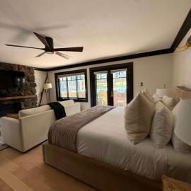 Spacious 3 & 3 in Aspen's Core with Sauna, hotel Aspenben