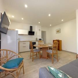 Royan centre - PLAGE et COMMERCES A PIED - APPARTEMENT en rez-de-chaussée