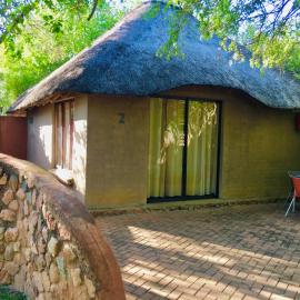 Aloe Bush Game Lodge، فندق في Marble Hall