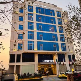 فندق ليان بارك Lian Park Hotel، فندق في الخبر