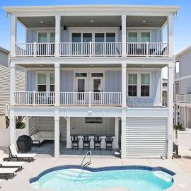 Blue Heaven amazing custom home with private heated pool close to beach