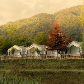 Camp Kelang a Mountain View Camping Bonfire near Paragliding landing site – hotel w mieście Bir