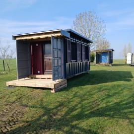Lodge 1 insolite sur camping à la ferme、Badonvilliersのホテル