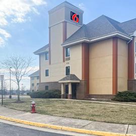 Studio 6 Chantilly VA Washington Dulles Airport, отель в городе Шантильи