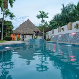 NEW - Bambu Beach Haus, Modern & Stylish Duplex, near Beach, hotel in Las Lajas