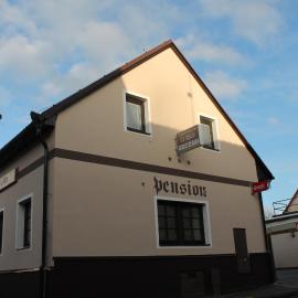Penzion U Růže, khách sạn ở Sezimovo Ústí