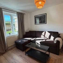 Cosy High street flat near Cotswolds, ξενοδοχείο σε Witney
