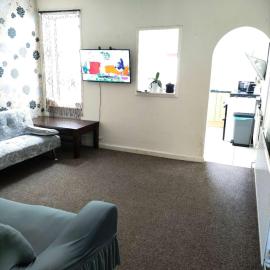 Frugal Mid-Terrace Guest House-2 double bed