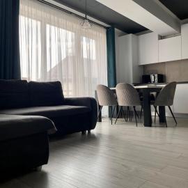 Concrete Nest King bed Free parking