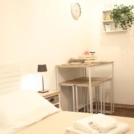 La Petite Room