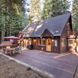 The Lazy Bear Lodge, Hotel in Tahoma