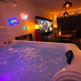 Jacuzzi et cinéma privatif P1